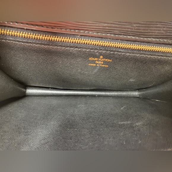 Louis Vuitton Monceau crossbody epi black gold hardware - Picture 7 of 16